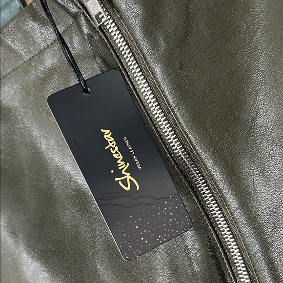 Shinestar Olive Leather Skirt with Zipper - Picture 2 of 11